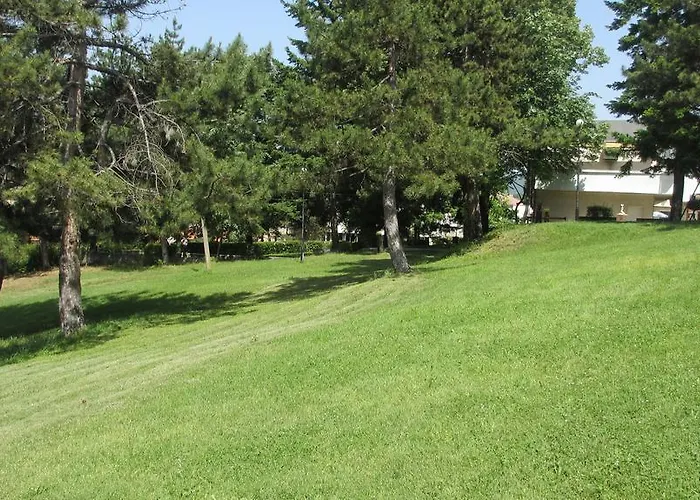 Хотел балнеохотел роза