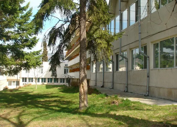 Хотел балнеохотел роза Стрелча