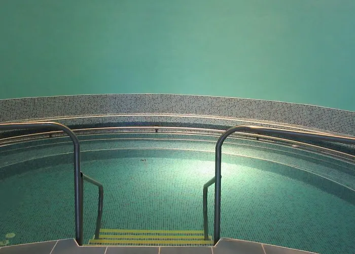 Хотел балнеохотел роза Стрелча