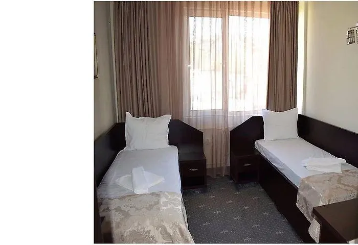 Хотел балнеохотел роза 2*